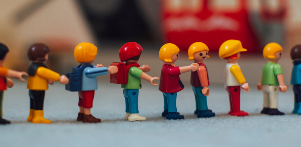 Eine Reihe von Spielfiguren